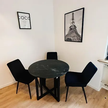 Wohngut-City Apt. 1 Zi. 1 DB + 1 EZ 34 qm mit Parkplatz