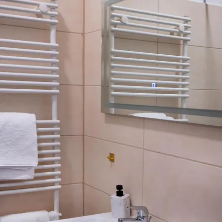 Wohngut-city Apt. 1 Zi. 1 Db + 1 Ez 34 Qm Mit Parkplatz האגן